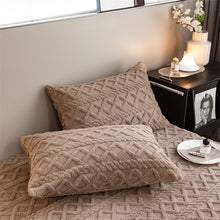 Load image into Gallery viewer, Pineapple Fleece Fitted Sheet - Coffee