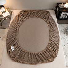 Load image into Gallery viewer, Pineapple Fleece Fitted Sheet - Coffee