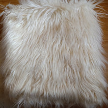 Load image into Gallery viewer, Faux Fur Flokati Throw