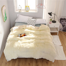 Load image into Gallery viewer, Fluffy Quilt Comforter - Cream