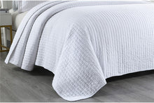 Load image into Gallery viewer, Bedspread 3pcs Set Lines - Various colours