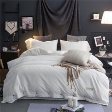 Load image into Gallery viewer, Luxury 100% Cotton Clipping Diamond 4pcs Bedding Set - White