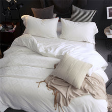 Load image into Gallery viewer, Luxury 100% Cotton Clipping Diamond 4pcs Bedding Set - White