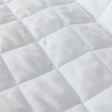 Load image into Gallery viewer, Mandala Summer Comforter Coverlet - Hearts