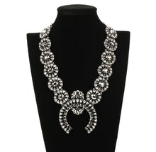 Load image into Gallery viewer, Blossom Necklace