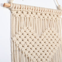 Load image into Gallery viewer, Macrame Hearts