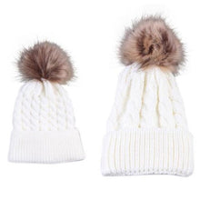 Load image into Gallery viewer, 2pcs set Pom Pom Mother and Baby Knitted Hats