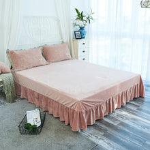Load image into Gallery viewer, Tassels Faux Lambswool Velvet Bed Set