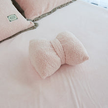 Load image into Gallery viewer, Tassels Faux Lambswool Velvet Bed Set