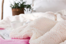 Load image into Gallery viewer, Luxurious Large Warm Sherpa Throw Blanket