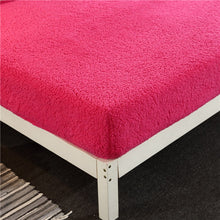 Load image into Gallery viewer, Faux Lambswool Fleece  Fitted Bed Sheet
